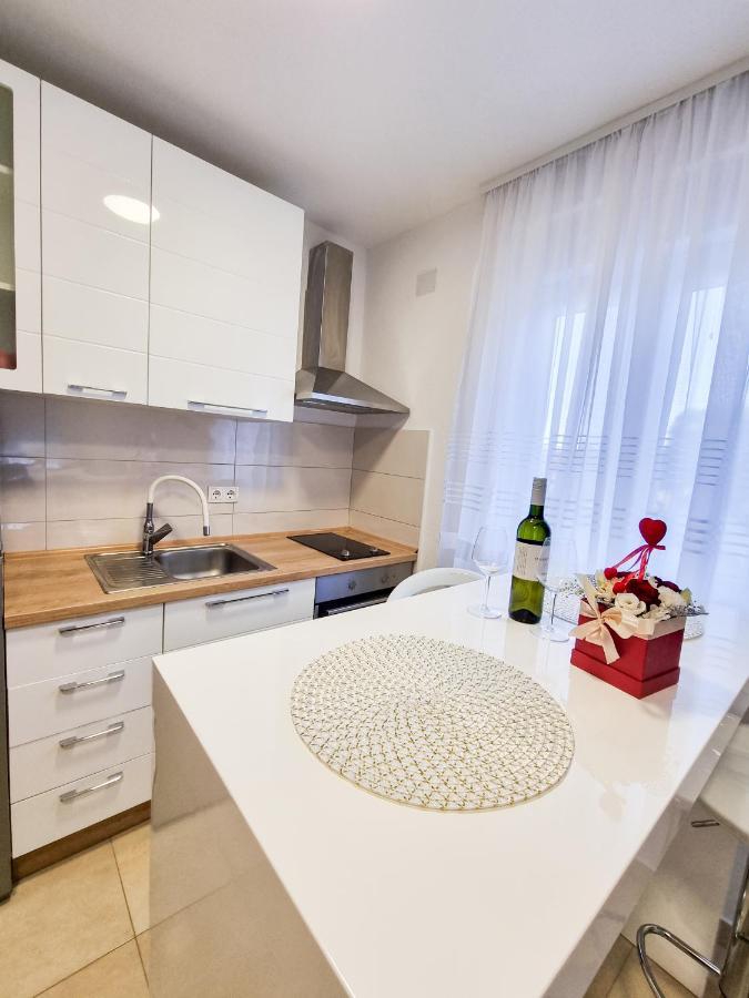 Apartment Ane 2 Тисно Екстериор снимка