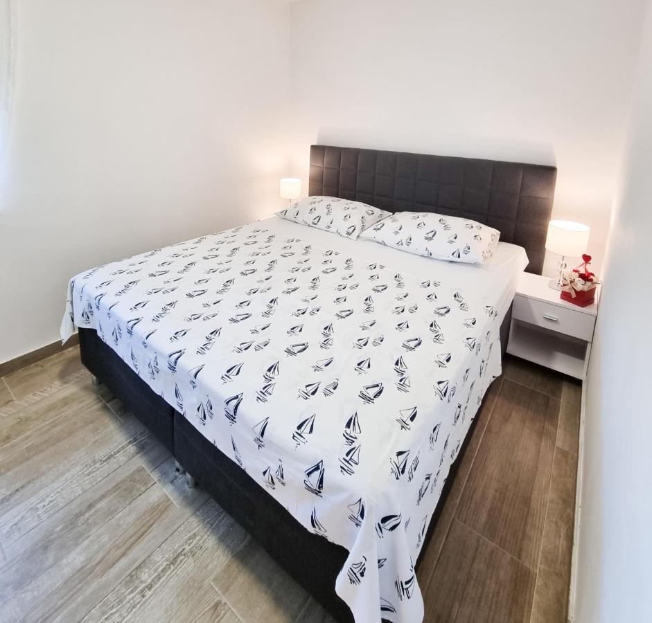 Apartment Ane 2 Тисно Екстериор снимка